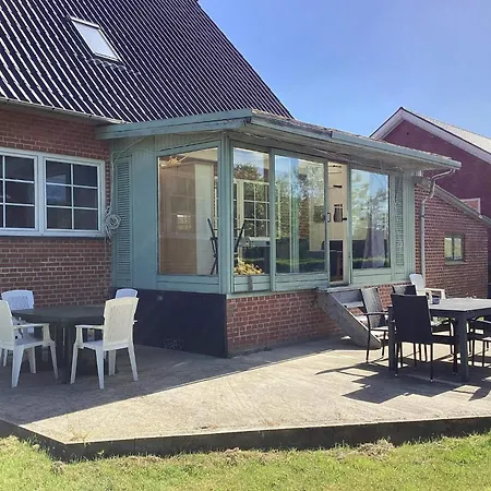8 Person In Vakantiehuis Ansager