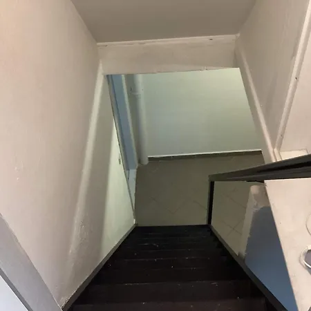 8 Person In Ansager